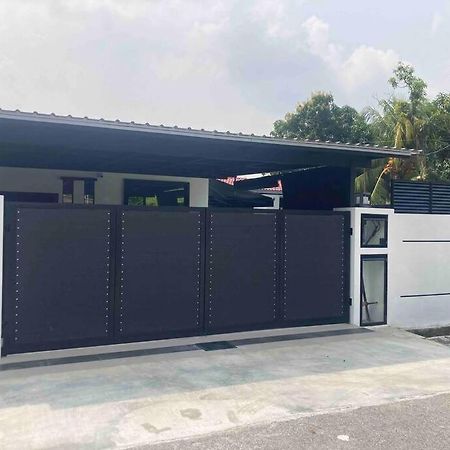 Abbie'S Private Pool Villa Bukit Mertajam Penang Exterior photo