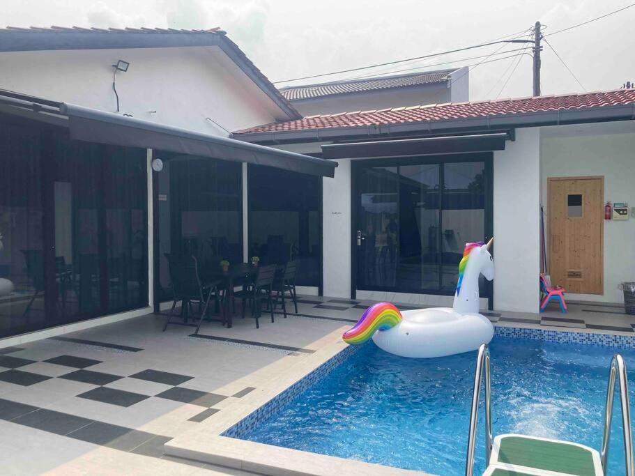 Abbie'S Private Pool Villa Bukit Mertajam Penang Exterior photo