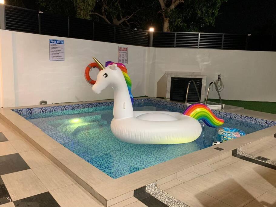 Abbie'S Private Pool Villa Bukit Mertajam Penang Exterior photo