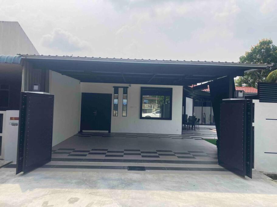 Abbie'S Private Pool Villa Bukit Mertajam Penang Exterior photo